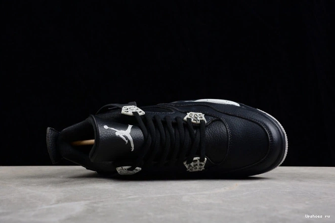 Oreo (2015) Jordan Retro 4 314254-003 0301